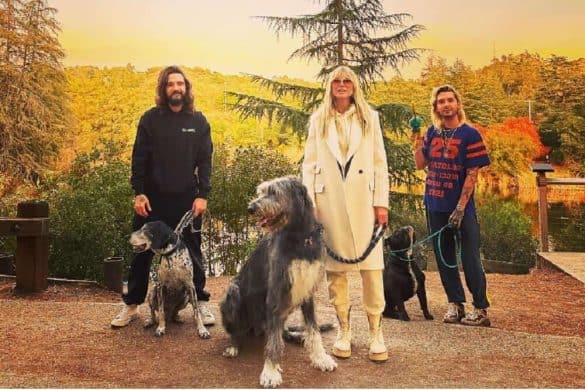 Heidi Klum, Bill Kaulitz und Tom Kaulitz mit ihren Hunden.