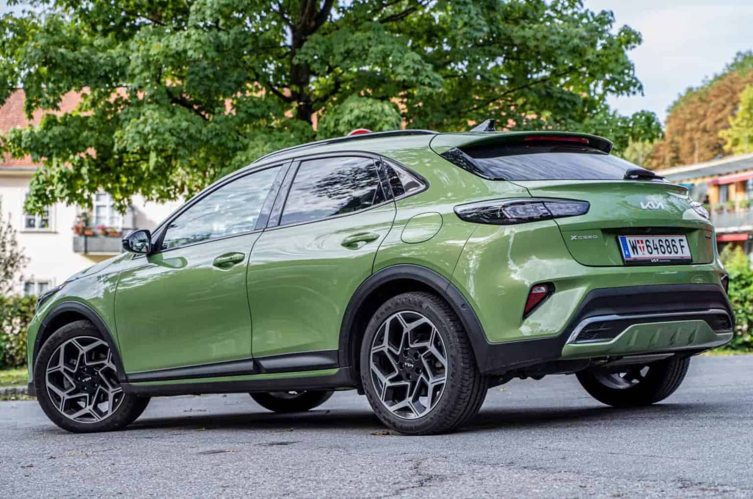 Kia EV6 in lebendigem grün, Elektroauto mit modernem Design, umweltfreundliche Mobilität, innovative Technik, nachhaltige Automobile, stylische Elektro-Karossen.